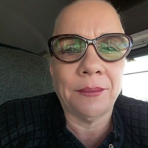 Meet your Posher, Isabel